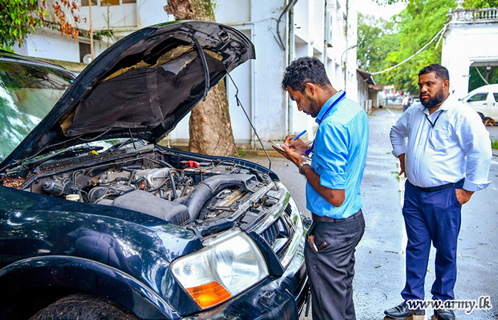 மாற்றுத்திறனாளி போர் வீரர்களின் நலனுக்காக ஜனாதிபதி செயலகம் வாகனங்கள் நன்கொடையாக கையளிப்பு