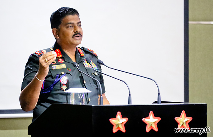 புதிதாக நிலை உயர்வு பெற்ற மேஜர் ஜெனரல்களுக்கு அதிகாரச் சின்னங்கள்