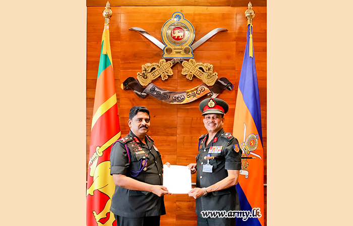 ஓய்வுபெறும் மேஜர் ஜெனரலின் சேவைக்கு இராணுவத் தளபதி பாராட்டு