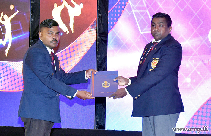 ‘ශ්‍රී ලංකා ඉංජිනේරු බලකා වර්ණ රාත්‍රිය - 2025 හිදී දක්‍ෂතා දැක්වූ ක්‍රීඩකයින් ඇගයේ