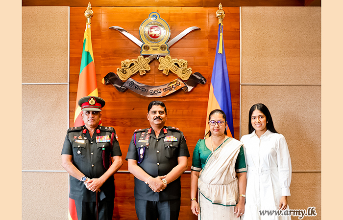 විශ්‍රාම දිවියට පා තබන ජ්‍යෙෂ්ඨ නිලධාරිගේ කීර්තිමත් සේවය යුද්ධ හමුදාධිපතිතුමන්ගේ පැසසුමට