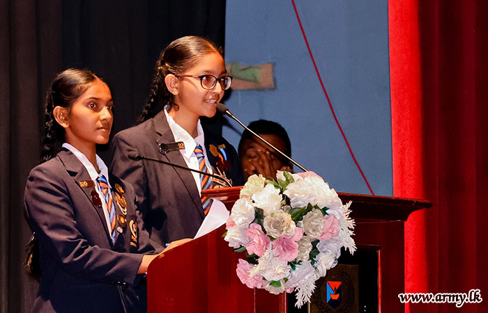 ආරක්‍ෂක සේවා විද්‍යාලීය ශිෂ්‍ය නායක දින උත්සවය යුද්ධ හමුදාධිපතිතුමන්ගේ ප්‍රධානත්වයෙන්