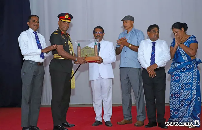 சாரநாத் கல்லூரியில் இலங்கை இராணுவ தொண்டர் படையணியின் பிரதி தளபதிக்கு ப