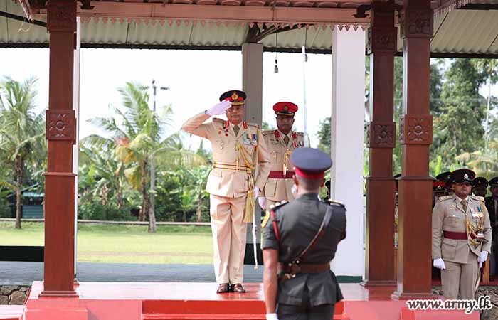 ධූරයෙන් නික්ම යන ශ්‍රී ලංකා යුද්ධ හමුදා වෛද්‍ය බලකායේ බලකාධිපති වෙත එම