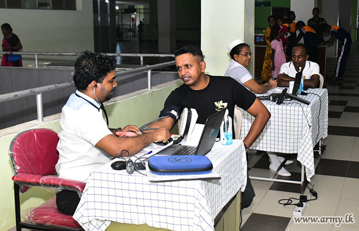 රුධිර පරිත්‍යාග වැඩසටහනක් සඳහා 12 පාබල සේනාංකයේ භටපිරිස්හි දායකත්වය