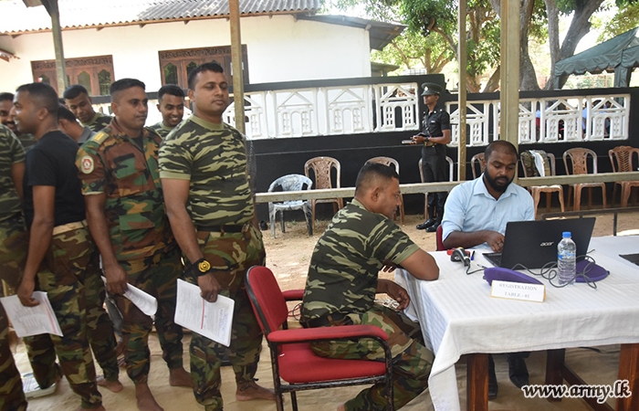 6 වන (ආධාරක) රෙජිමේන්තුව ශ්‍රී ලංකා සන්නාහ සන්නද්ධ බලකායේ මූලිකත්වයෙන් ලේ දන්දීමේ වැඩසටහනක්