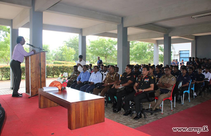 ‘ක්ලීන් ශ්‍රී ලංකා’ වැඩසටහනට සමගාමීව 55 පාබල සේනාංකයේ මූලිකත්වයෙන් ප්‍රජා මූලික වැඩසටහන් මාලාවක්
