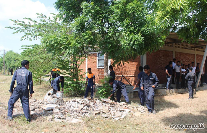 ‘ක්ලීන් ශ්‍රී ලංකා’ වැඩසටහනට සමගාමීව 55 පාබල සේනාංකයේ මූලිකත්වයෙන් ප්‍රජා මූලික වැඩසටහන් මාලාවක්