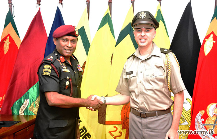 Defence Attaché to the U.S. Embassy Calls on GOC of the 22 Infantry Di