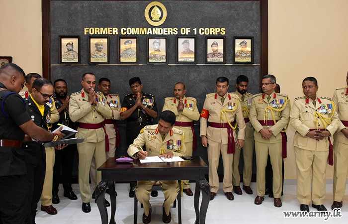 1 බලකායේ නව බලකාධිපති ධූරයේ රාජකාරින් අරඹයි