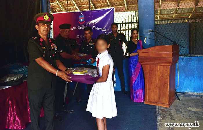 பாடசாலை மாணவர்களுக்கு புத்தகங்களும் கற்றல் உபகரணங்களும் வழங்குதல்