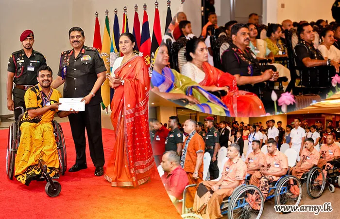 Army Chief Attends Certificate Awarding Ceremony of Art and Literature