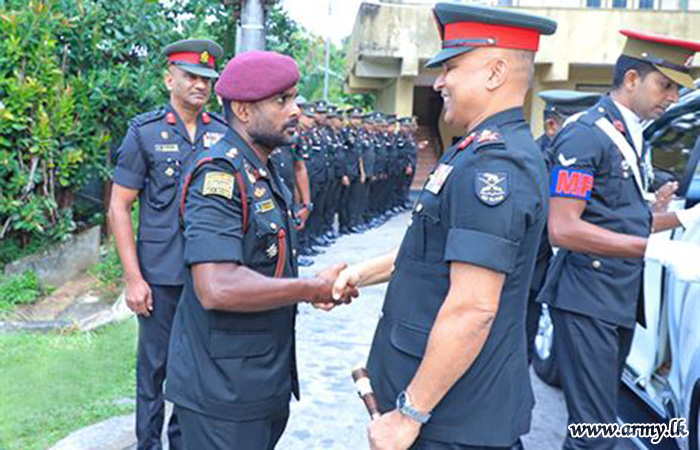ශ්‍රී ලංකා යුද්ධ හමුදා ස්වේච්ඡා බලසේනාවේ සේනාවිධායක ඒකක සංචාරයක