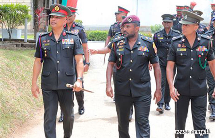 ශ්‍රී ලංකා යුද්ධ හමුදා ස්වේච්ඡා බලසේනාවේ සේනාවිධායක ඒකක සංචාරයක