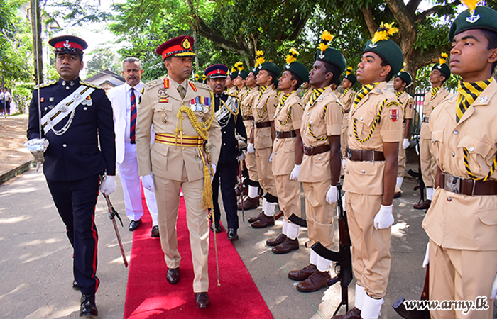 11 පාබල සේනාංකයේ සේනාංකාධිපති කිංග්ස්වුඩ් විද්‍යාලයේ වාර්ෂික රණවිරු උප