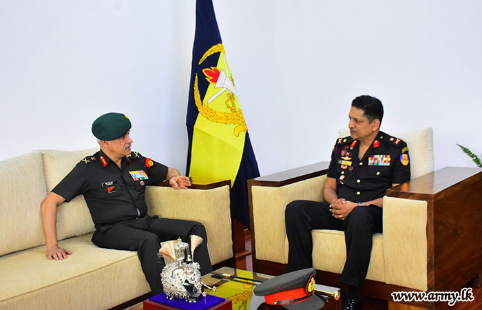 ඉන්දීය හමුදා දූත පිරිසක් මෙරට යුද්ධ හමුදා විද්‍යාපීඨයේ නිල සංචාරයක