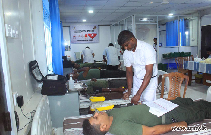 පලාලි යුද්ධ හමුදා රෝහලේ රුධිර පරිත්‍යාග කිරීමේ වැඩසටහනක්