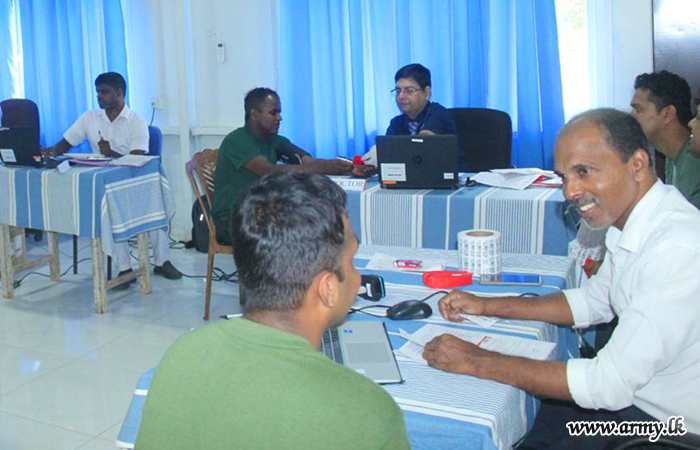 පලාලි යුද්ධ හමුදා රෝහලේ රුධිර පරිත්‍යාග කිරීමේ වැඩසටහනක්
