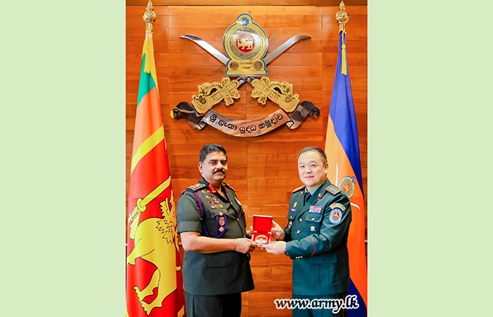 மங்கோலிய பாதுகாப்பு இணைப்பாளர் இராணுவ தளபதியை சந்திப்பு