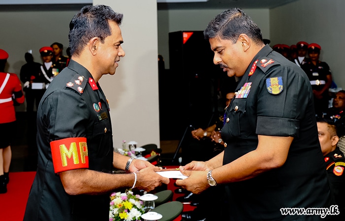 இராணுவ தளபதி நூல் வெளியீட்டு விழாவில் பங்கேற்பு