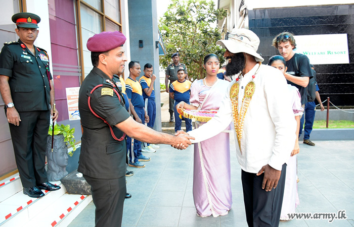 இனோஷன் சுரன் இலங்கை இராணுவத்தால் கௌரவிப்பு