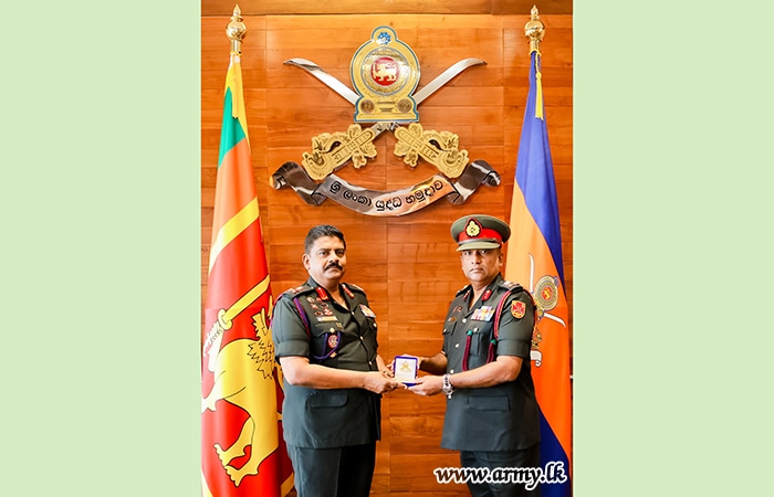 Commander of the Army Felicitates Newly Promoted Major Generals