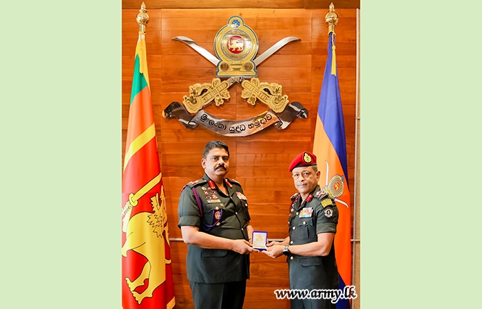 Commander of the Army Felicitates Newly Promoted Major Generals