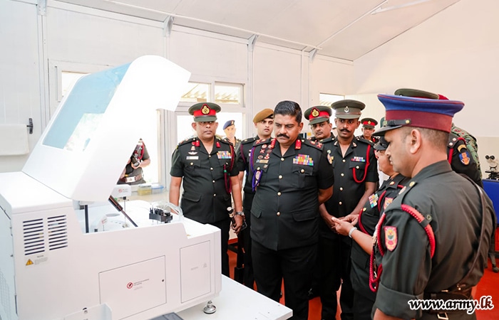 Army Chief Visits Security Forces (Central)