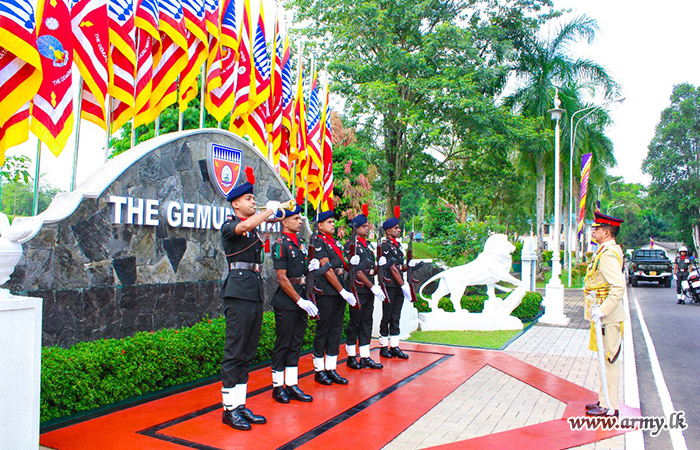 Colonel of the Regiment of Gemunu Watch Takes Over Duties