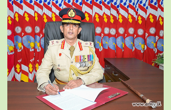 Colonel of the Regiment of Gemunu Watch Takes Over Duties