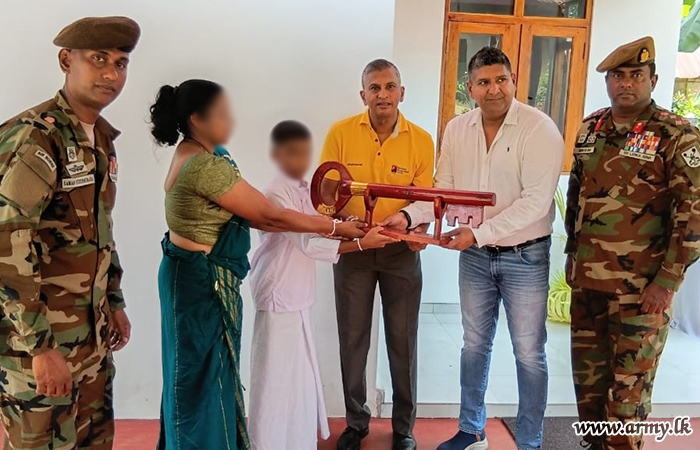 தெமட்டகஹவெலவில் ஏழைக் குடும்பத்திற்கு பரிசளிக்கப்பட்ட புதிய வீடு