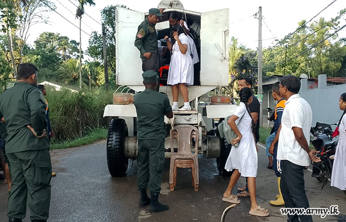 Army Provides Transport Facilities for A/L Students Affected by Bad Weather