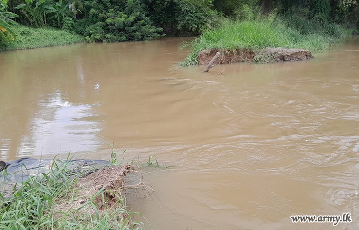 Heavy Rain Causes Rathmal Oya Bank Damage