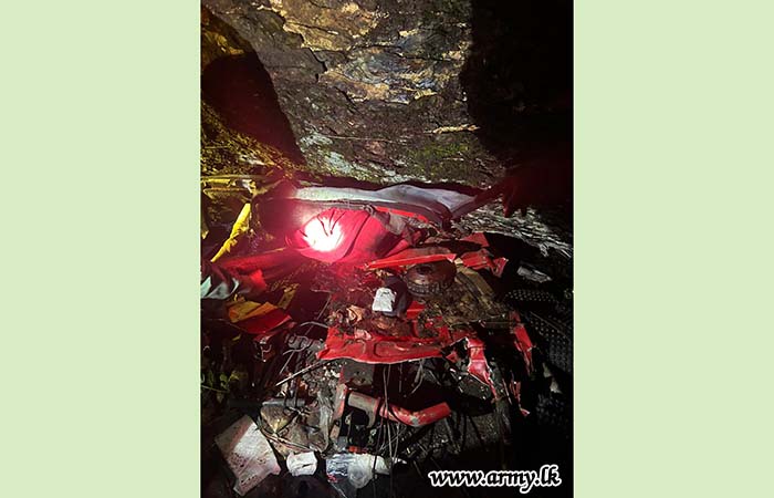 Army Troops Assist in Road Accident in Thalagolla