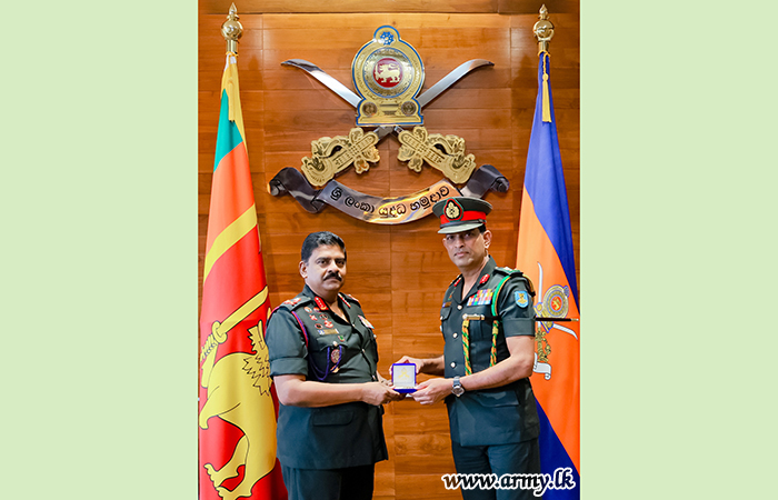 Commander of the Army Felicitates Newly Promoted Major Generals