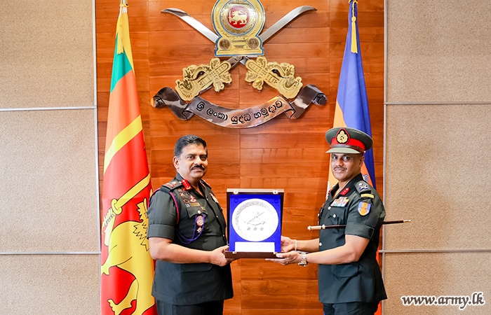 Army Chief Admires Illustrious Career of Retiring Major General