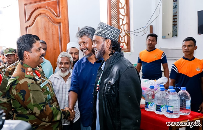 Commander of the Army Visits 11 Infantry Division AOR to Assess Ongoing Disaster-Relief Efforts