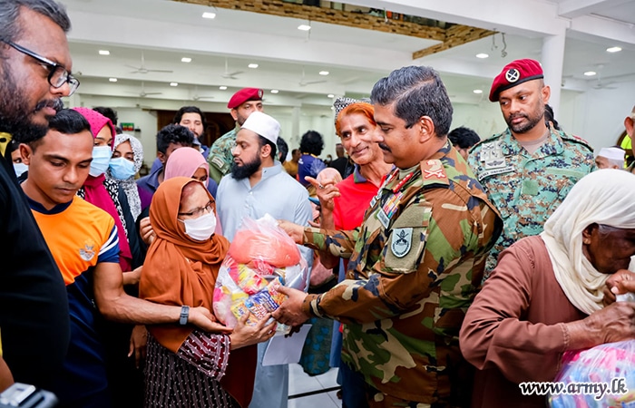 Commander of the Army Visits 11 Infantry Division AOR to Assess Ongoing Disaster-Relief Efforts