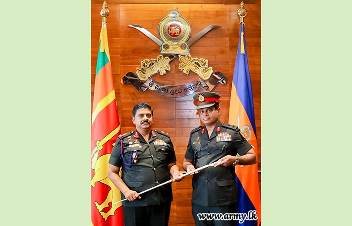 Commander of the Army Felicitates Newly Promoted Major Generals