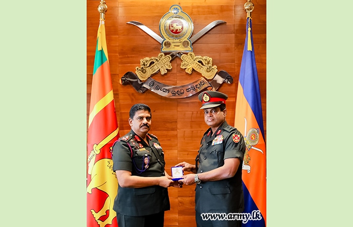 Commander of the Army Felicitates Newly Promoted Major Generals