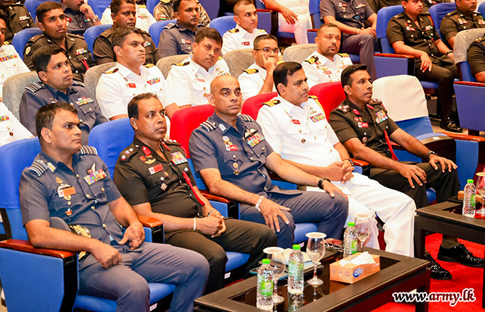 Army Chief Highlights Future Operating Environment; Strategic Foresight in Customary Address at DSCSC