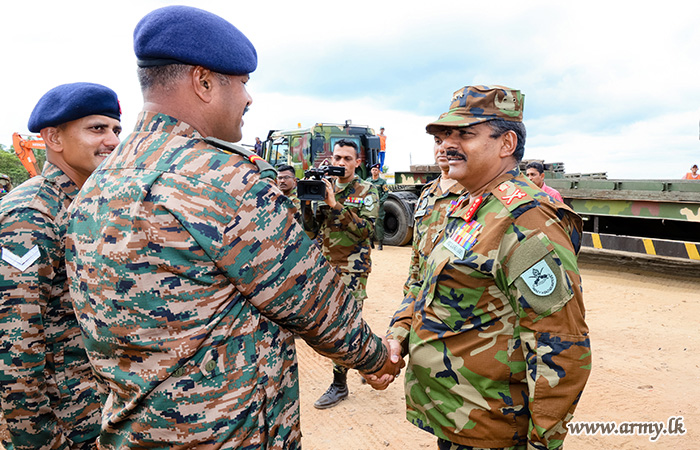 Commander of the Army Visits Chilaw to Review Disaster Relief Operations