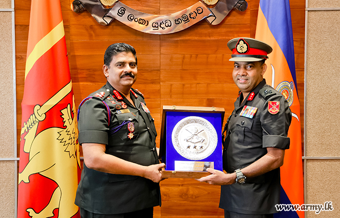 Commander of the Army Commends Notable Service of Retiring Senior Officer