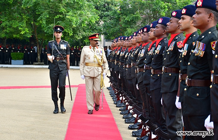 ධූරයෙන් නික්ම යන ඉංජිනේරු සේවා බලකායේ 16 වන කර්නල් සේනාවිධායක වෙත එම බ