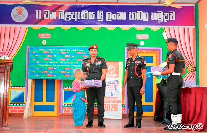 இராணுவத்தினரால் கற்றல் உபகரணங்கள் விநியோகம்