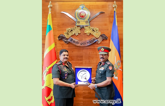 විශ්‍රාම දිවියට එළඹෙන ජ්‍යෙෂ්ඨ නිලධාරිගේ සේවය යුද්ධ හමුදාධිපතිතුමන්ගේ 