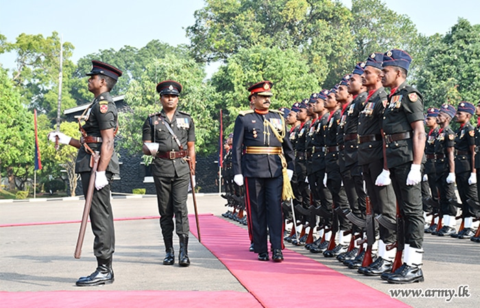 විශ්‍රාම දිවියට එලඹෙන ජ්‍යෙෂ්ඨ නිලධාරි වෙත ඉංජිනේරු බලකායේ ගෞරවාචාරය