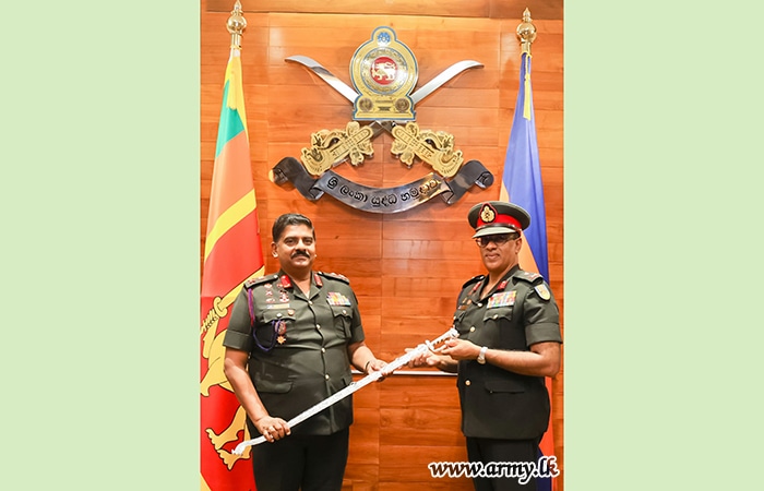 புதிதாக நிலை உயர்வு பெற்ற மேஜர் ஜெனரலுக்கு இராணுவத் தளபதி பாராட்டு