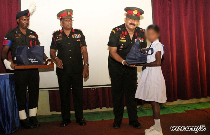 தித்வா சூறாவளியால் பாதிக்கப்பட்ட மாணவர்களுக்கு இராணுவத்தினரால் கற்றல் 
