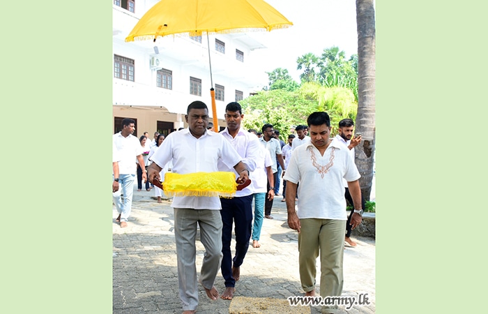 51 වන පාබල සේනාංකයේ භටපිරිස් නාගදීප පුරාණ රජමහා විහාරයේ දී දානමය පිංකම